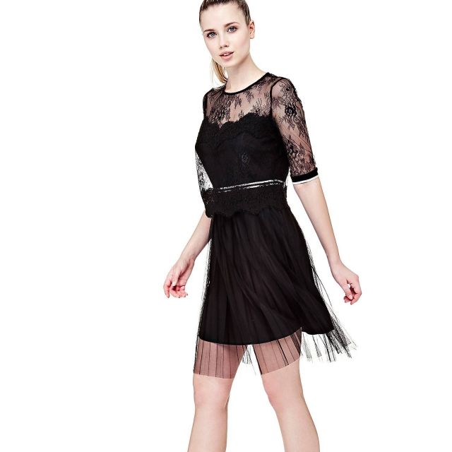 Guess ženska obleka, 137€ Guess ženska obleka, 137€