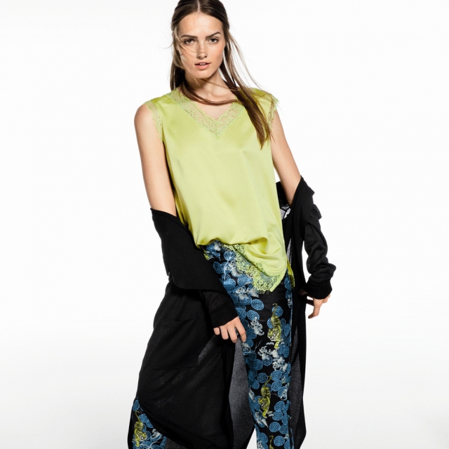 Laurel ženski top, 129.90€, jopa, 249.90€ in hlače, 199.90€ Laurel ženski top, 129.90€, jopa, 249.90€ in hlače, 199.90€